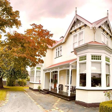 The Vicarage Boutique Bed And Breakfast Oamaru Exterior photo