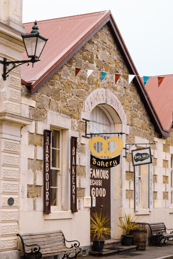 The Vicarage Boutique Bed And Breakfast Oamaru Exterior photo